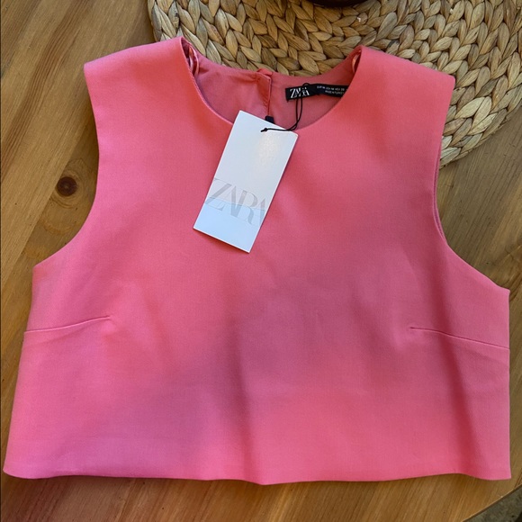 ✨Zara ✨Crop Pink Button Back Work Shirt - Picture 2 of 5
